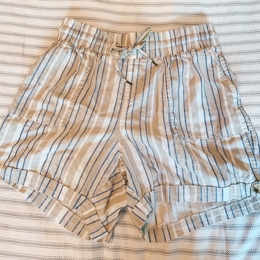 striped shorts